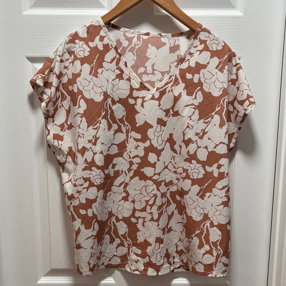 Elegant Floral V-Neck Blouse - Cream and Brown
